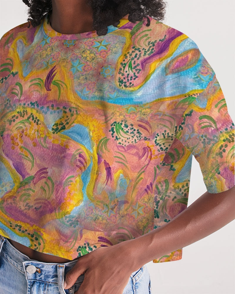 Around the world Women's Lounge Cropped Tee
