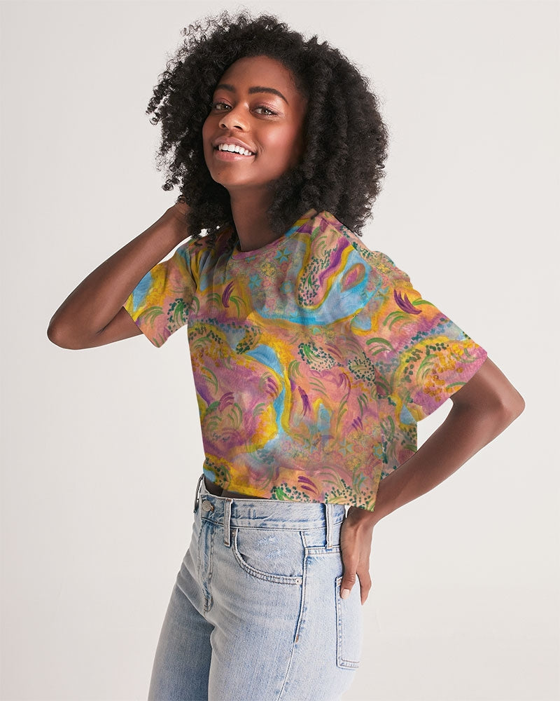 Around the world Women's Lounge Cropped Tee