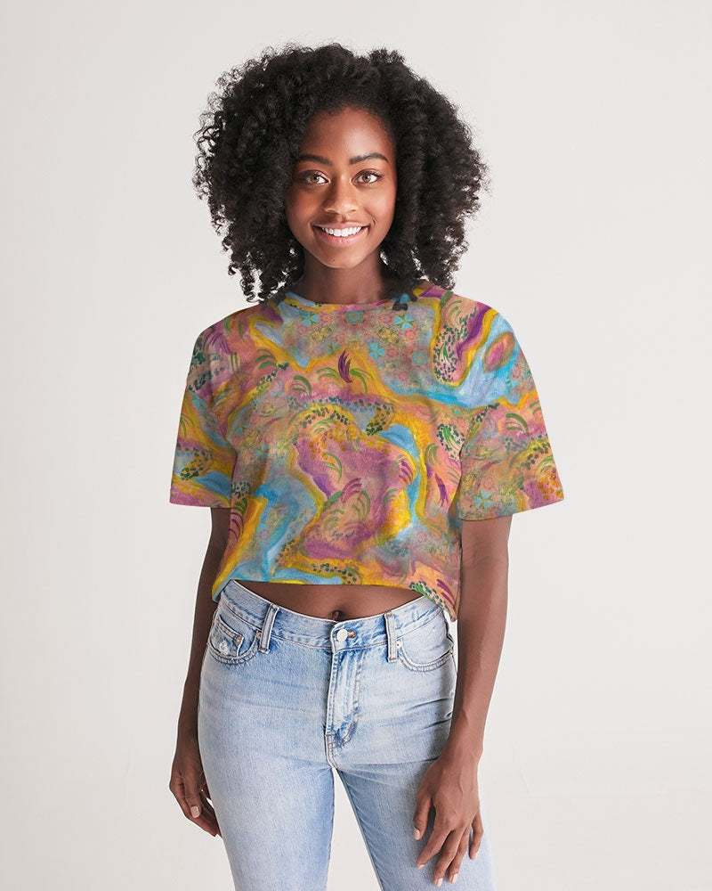 Around the world Women's Lounge Cropped Tee